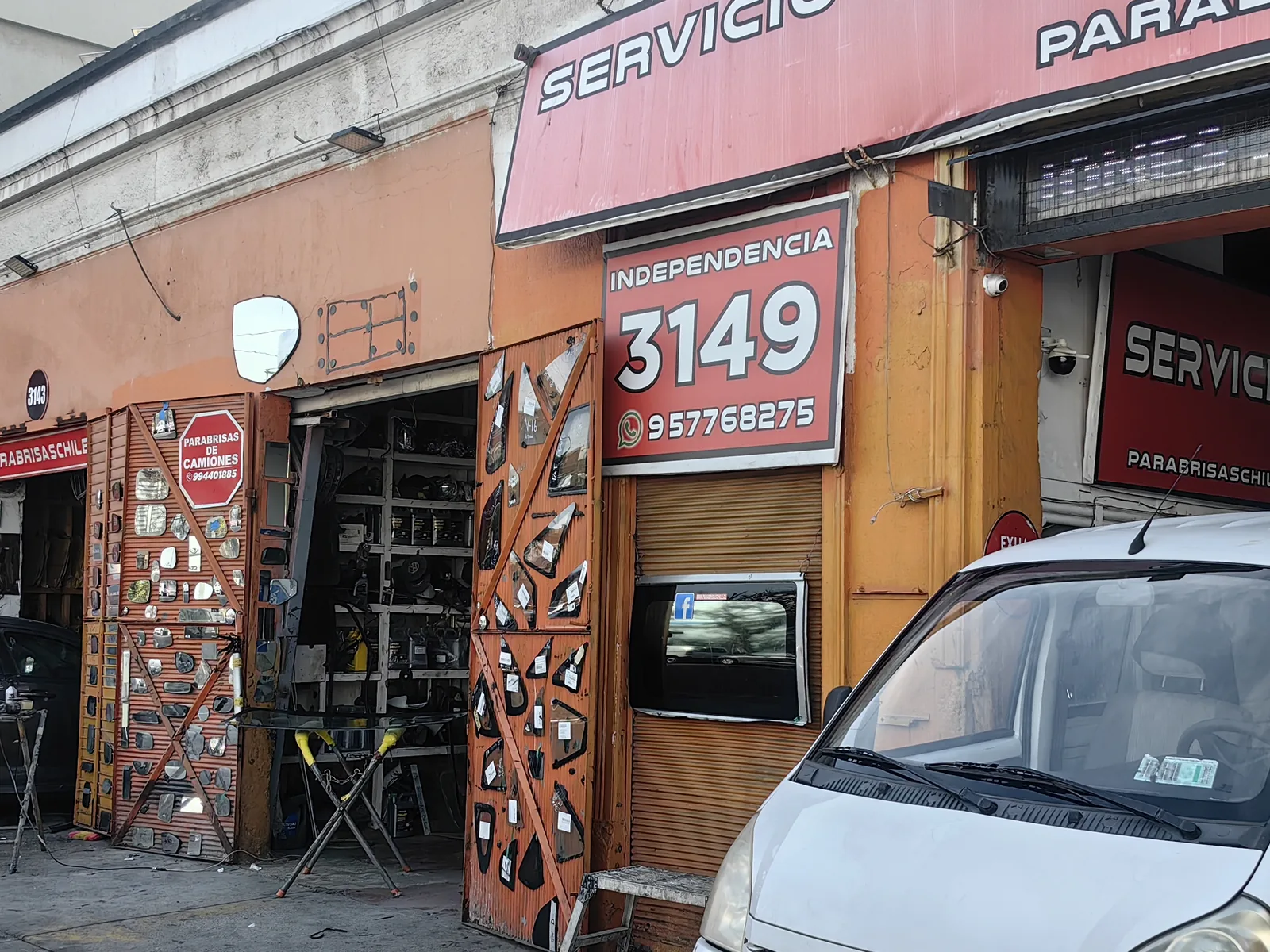 Fachada del local